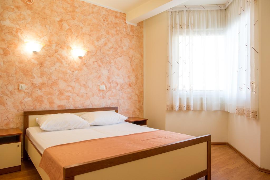 Residence Bella Budva Bagian luar foto