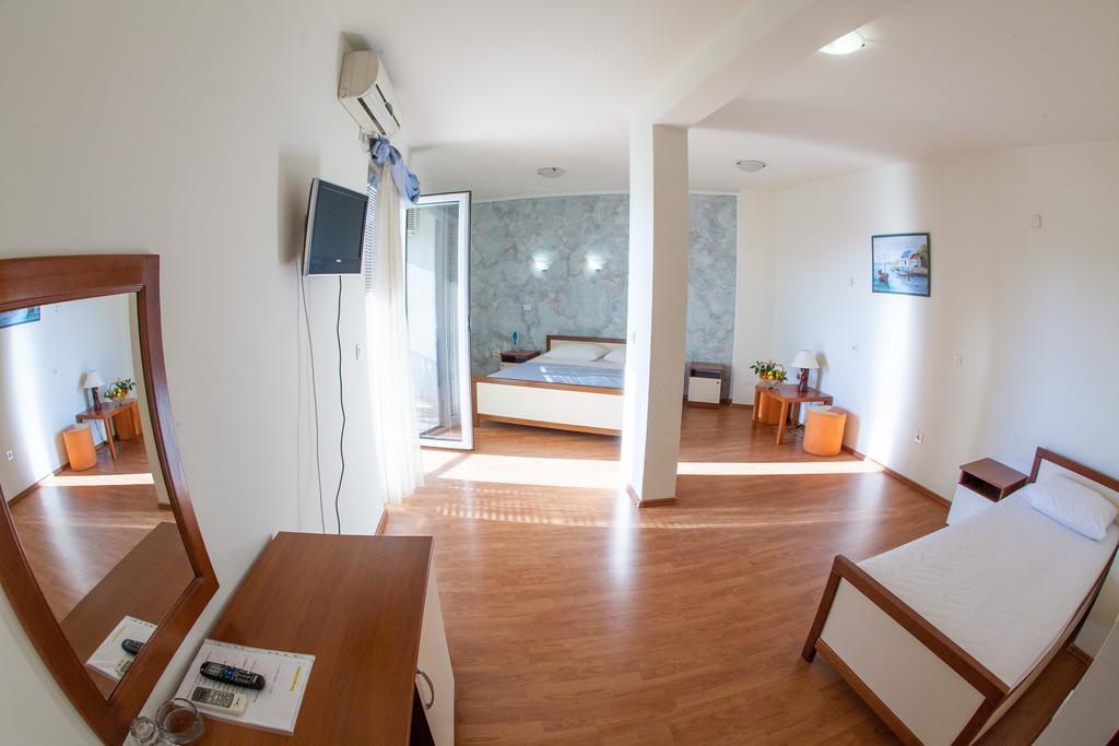 Residence Bella Budva Bagian luar foto