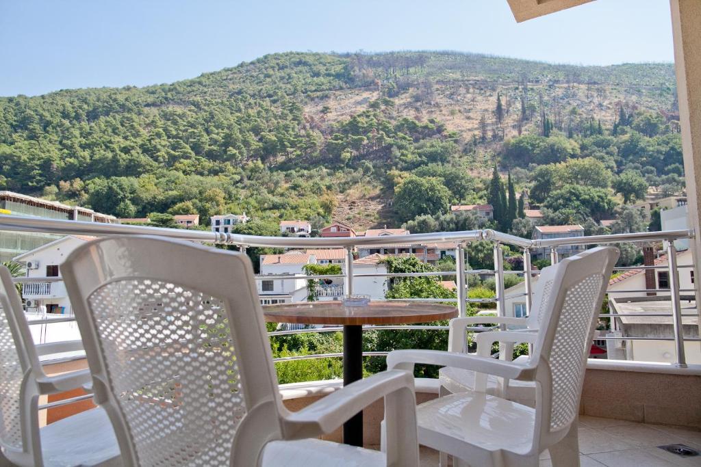 Residence Bella Budva Bagian luar foto