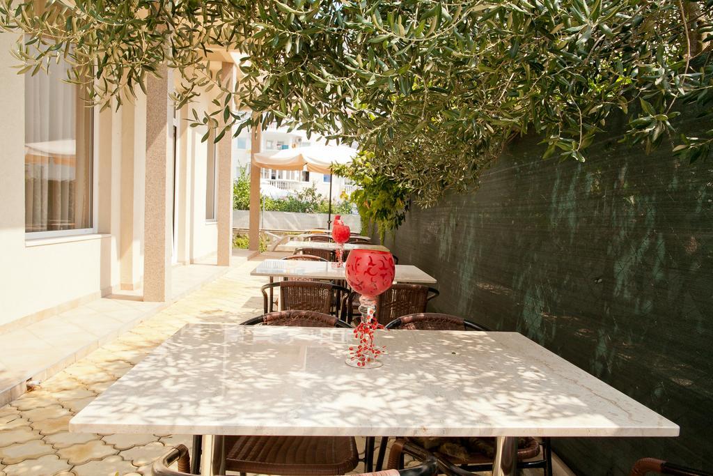Residence Bella Budva Bagian luar foto